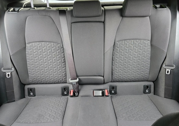 Toyota Corolla cena 65999 przebieg: 77456, rok produkcji 2019 z Brzeg małe 562